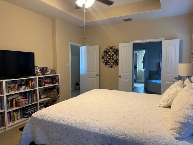 Building Photo - 517 Whittmen Ave