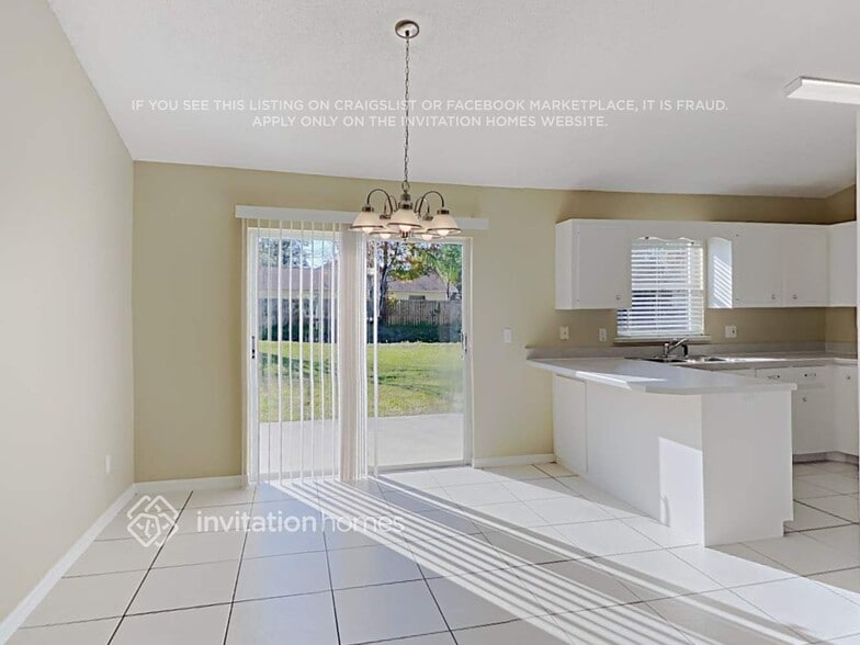 Building Photo - 3132 Travelers Palm Dr