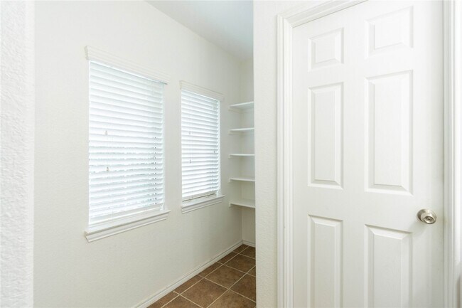 Building Photo - 5105 Spyglass Ln