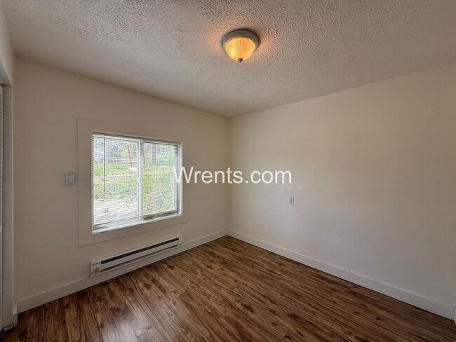 Building Photo - Lakeview Cabin Living – 1 Bed / 1 Bath Retreat on Sprague Lake!