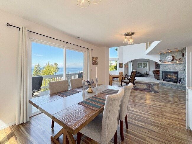 Building Photo - Stunning Home for Lease in Diamond Point