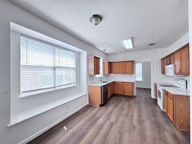 Building Photo - 1525 Fallcreek Ct