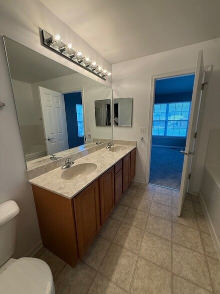 Building Photo - 2320 Hudson Cir