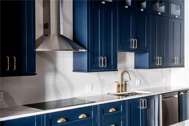 Building Photo - 915 Liberty Ave