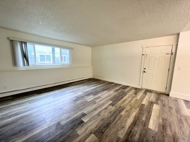 Building Photo - 1555 Latouche St
