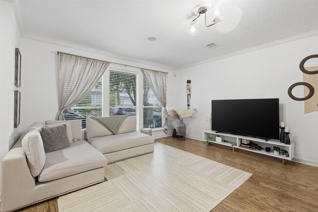 Building Photo - 1923 Bailey St