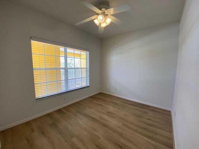Building Photo - 2081 Willow Hammock Cir