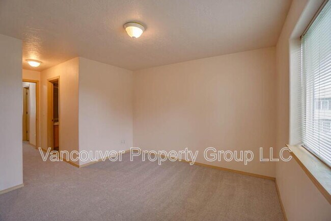 Building Photo - 4000 NE 109th Ave