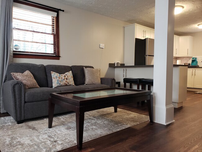 Building Photo - 2345 Macon Dr SW