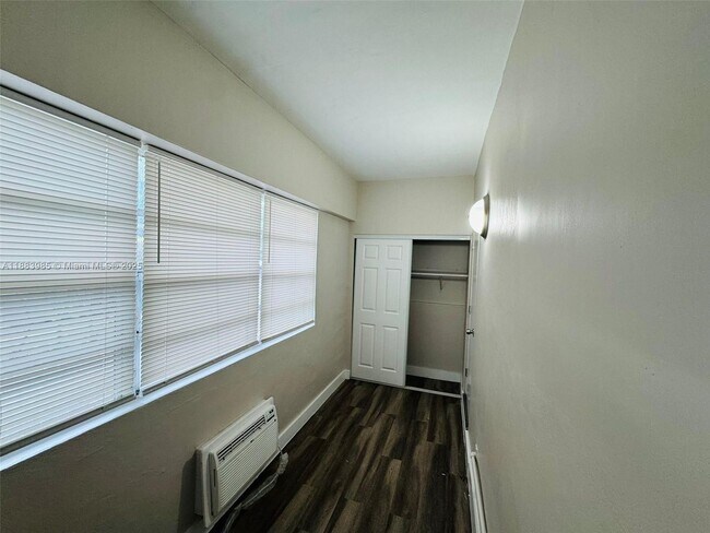 Building Photo - 2960 W Flagler St