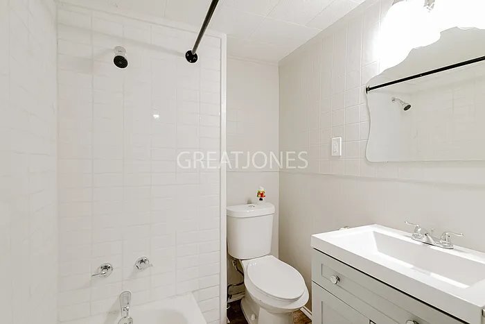 Building Photo - 7414 1st Ave S