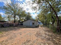 Building Photo - 3913 Chenault St