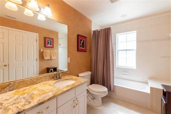 Building Photo - 987 Wellington Ct