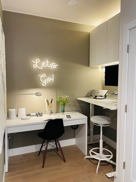 Building Photo - 901 Jefferson St