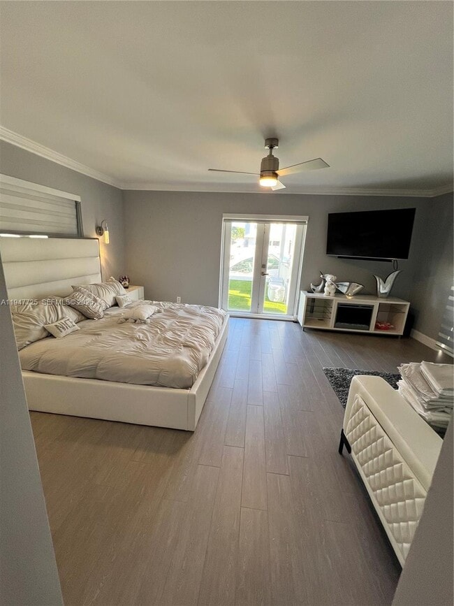 Building Photo - 5510 Bayview Dr