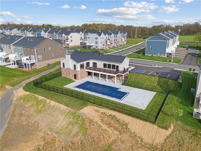 Building Photo - 5103 Spruce Rd