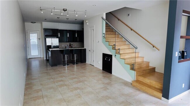 Building Photo - 27 Olympia Ave