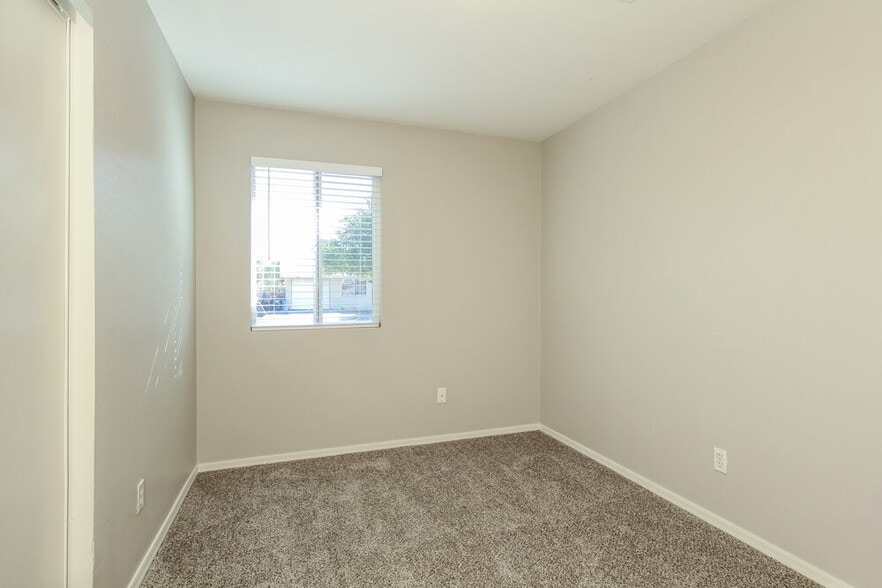 Building Photo - 6850 W Coolidge St