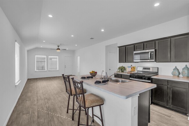 Building Photo - 14129 Upper Gardenia Ln
