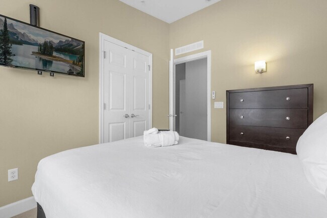 Building Photo - 14525 Damai Ln