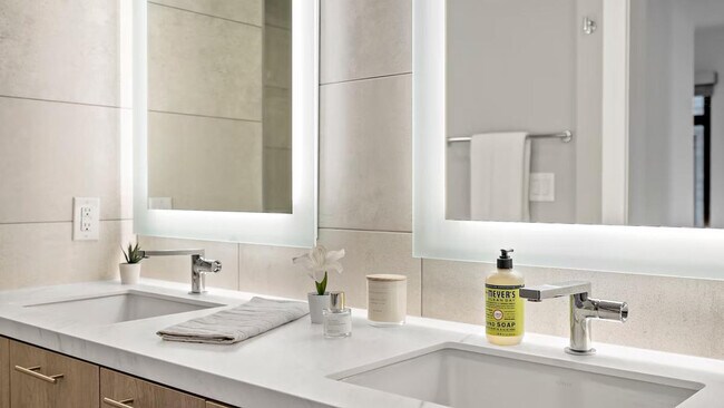 Building Photo - 815 V St NW