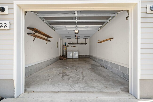 Building Photo - Woodbury Farms