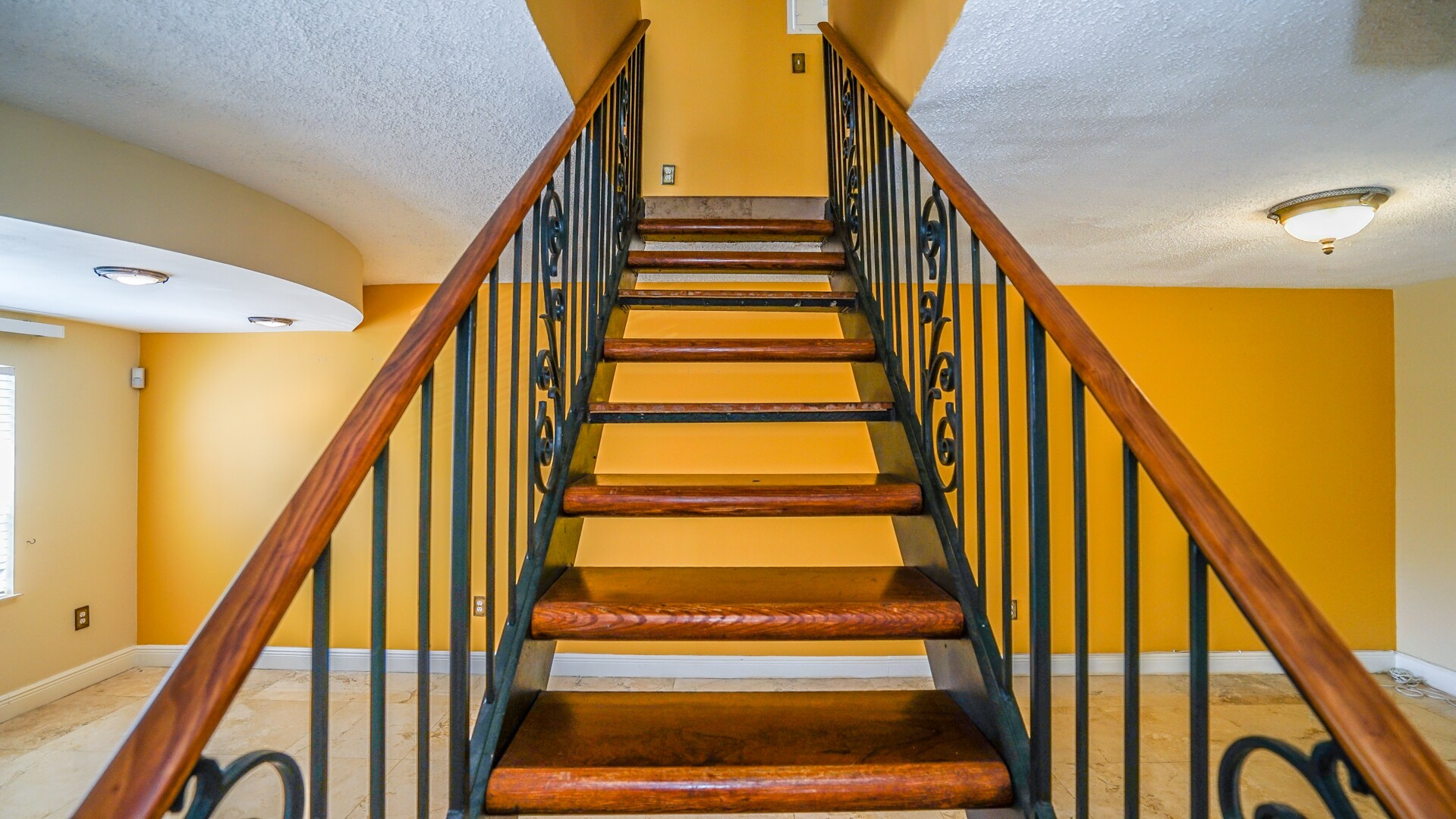 Building Photo - 3356 Bird Ave