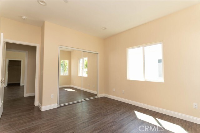 Building Photo - 9246 Cedros Ave