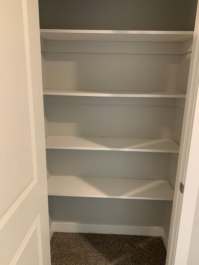 Building Photo - ~Applications Pending~ Newer 4 Bed, 3 Bath, 3 Car Garage Home for Rent