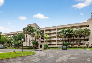 Building Photo - 2900 NW 42nd Ave