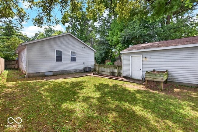 Building Photo - 2410 Dell Zell Dr