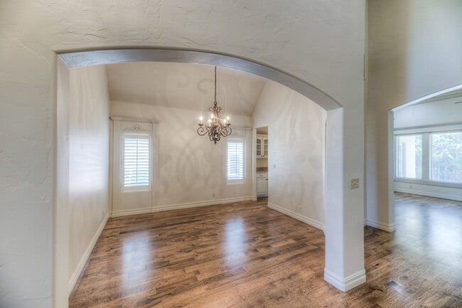 Building Photo - 11841 S Pittsburg Ave