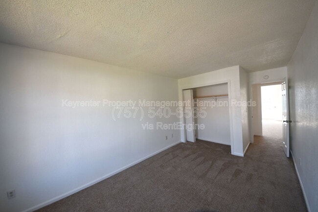 Building Photo - 701 Nottaway Dr