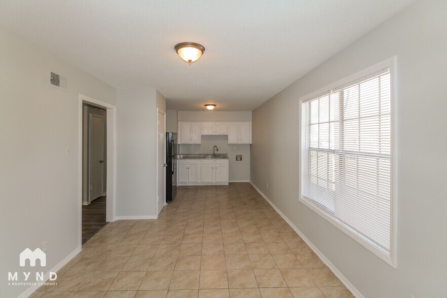 Building Photo - 6150 Devon Cir