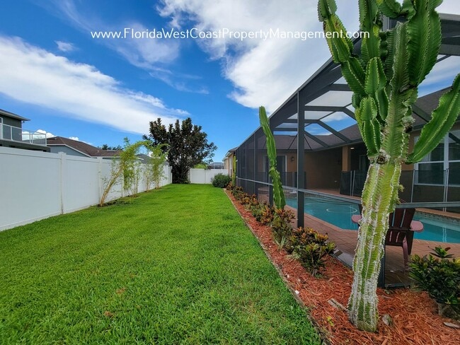 Building Photo - LARGE PARRISH POOL HOME! FENCED YARD! PET FRIENDLY! AVAILABLE FOR JUNE! LONG TERM LEASE!