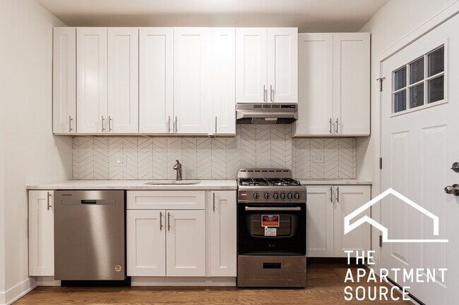 Building Photo - 4500 N Ashland Ave