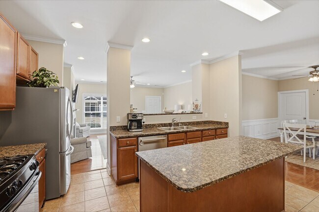 Building Photo - 211 Louisville Dr