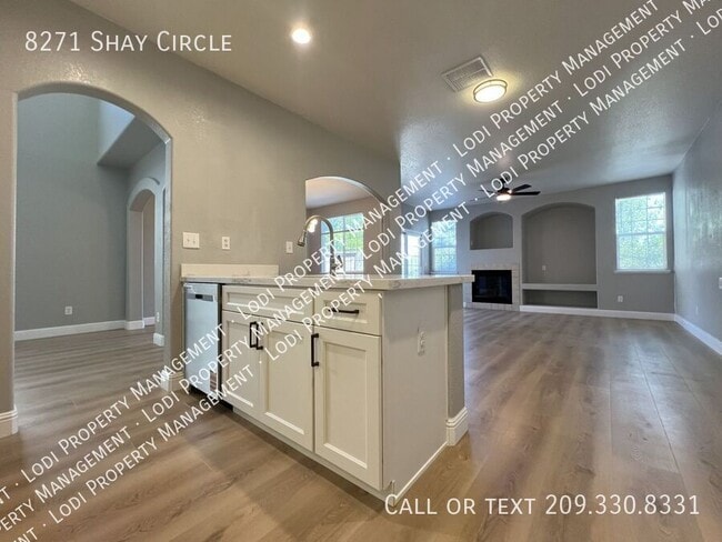 Building Photo - 8271 Shay Cir