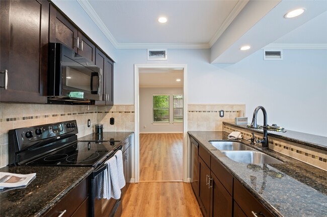 Building Photo - 3 Dorado Dr