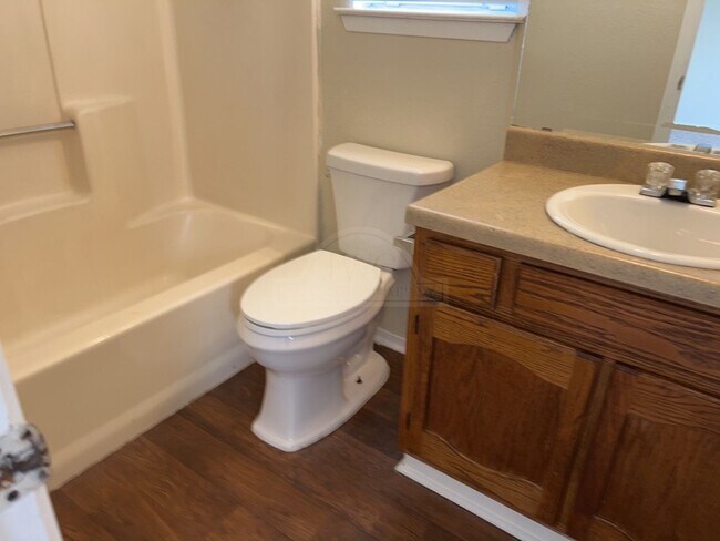 Building Photo - 1516 Jefferis Ave