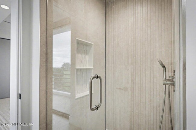 Building Photo - 739 Spinnakers Reach Dr