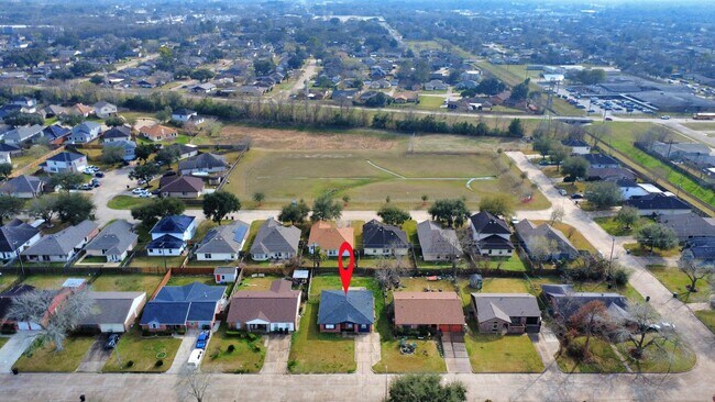 Building Photo - 4114 Fairgreen Ln