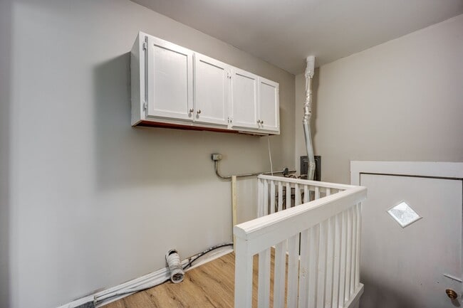 Building Photo - 2823 Independence St