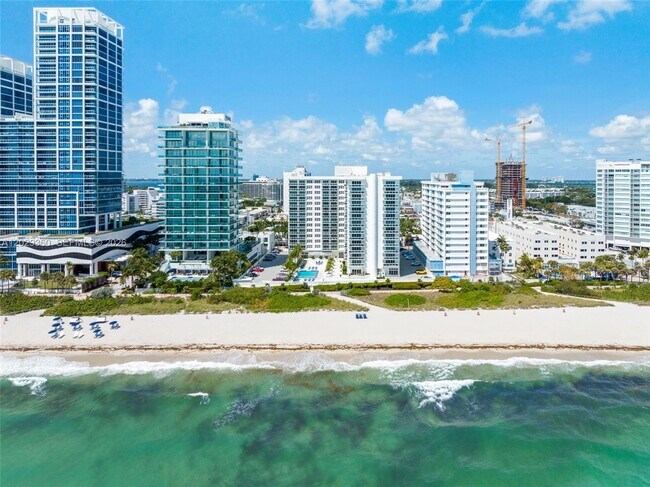 Building Photo - 6917 Collins Ave
