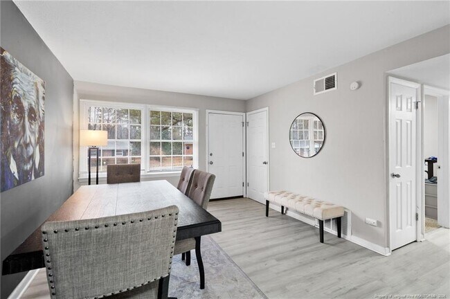 Building Photo - 1445 Thelbert Dr