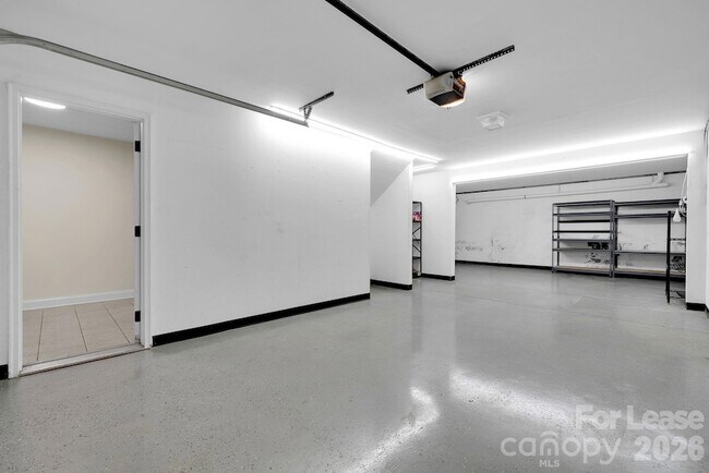 Building Photo - 163 Forest Ridge Rd