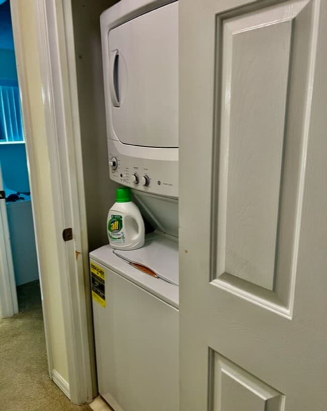 Building Photo - Beautiful Waterfront 2/2 Furnished Home Available April 2024