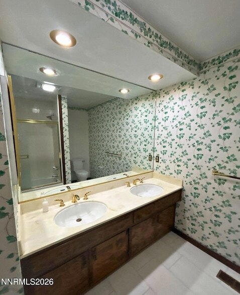 Building Photo - 2795 Lakeridge Terrace W