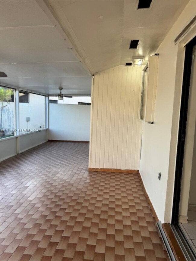 Building Photo - 4929 SW 139th Ct