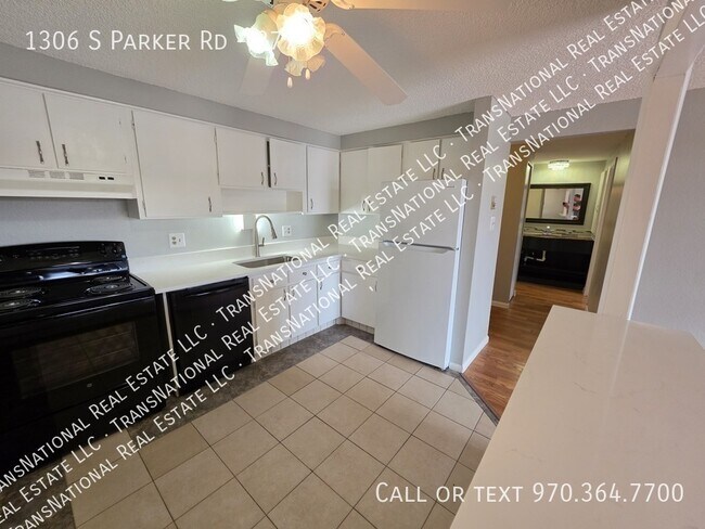 Building Photo - 1306 S Parker Rd